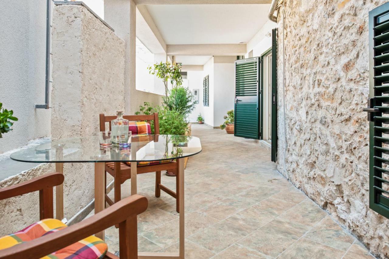 Appartement Kurika Anzotica à Šibenik Extérieur photo